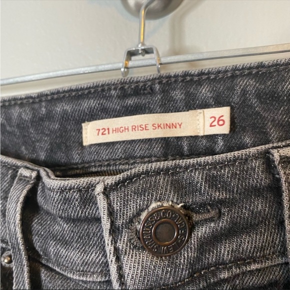Levi’s 721 High Rise Skinny Distressed Jeans - Picture 4 of 7